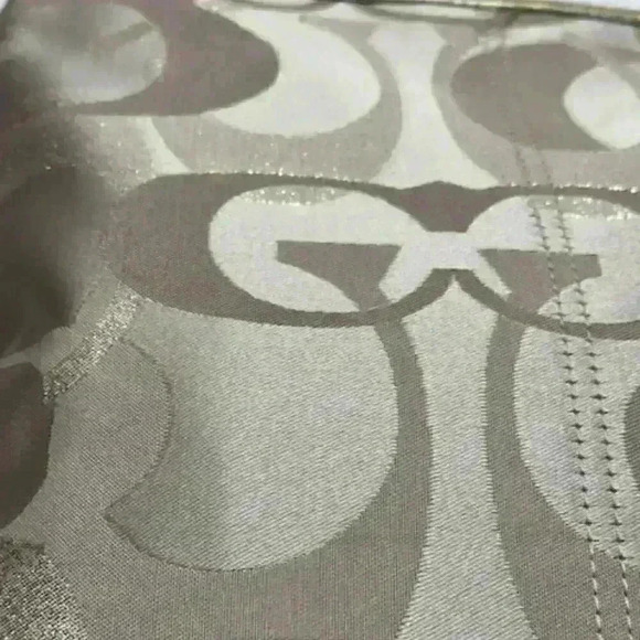 👜👛 NWOT Coach Penelope Optic Metallic Gold Signature F18478 Cream and Tan - Picture 6 of 10